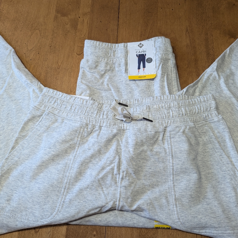 Pair Of Women's Gray Capri Pants - Picture 3 of 3